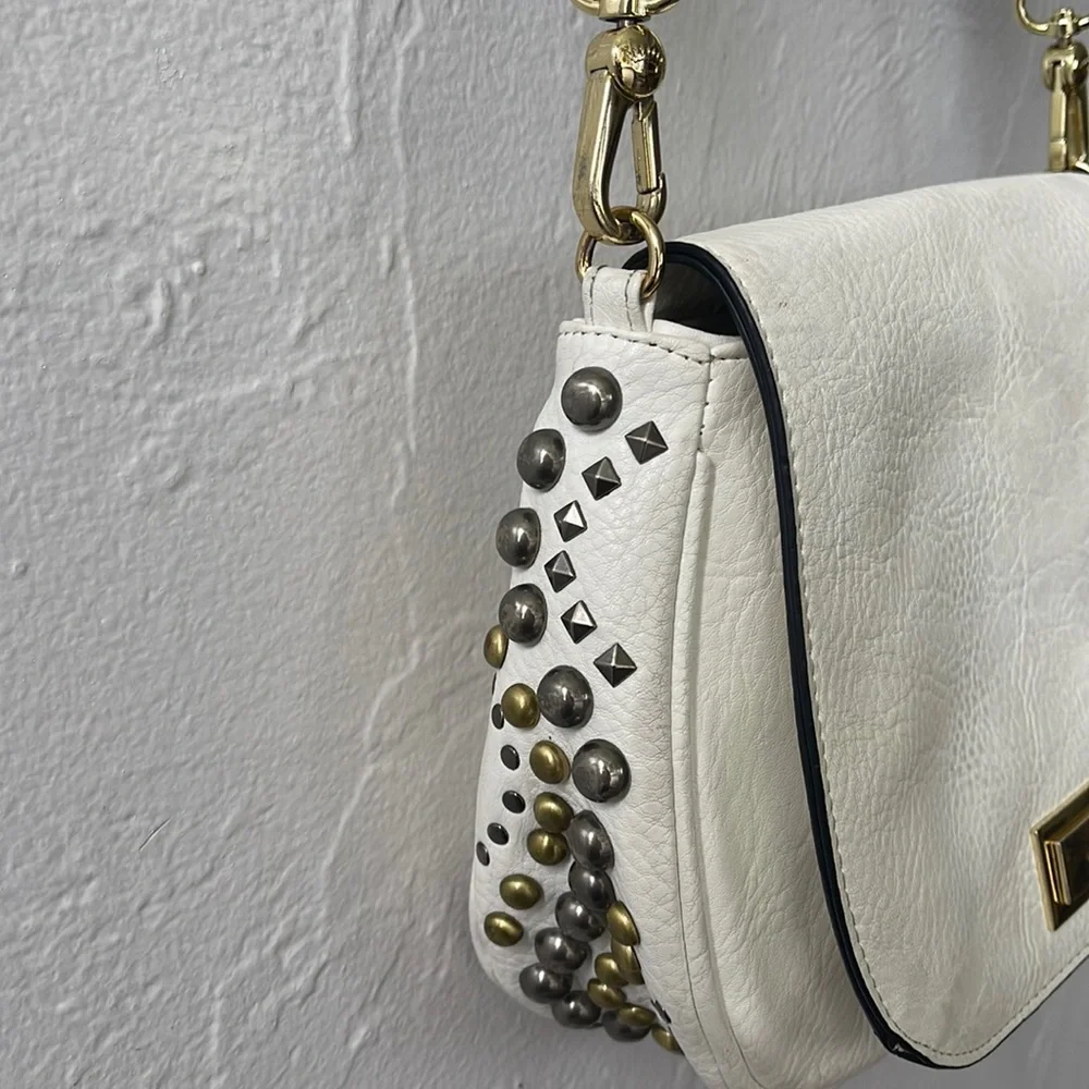 Juicy couture white cross body purse - Picture 3 of 11